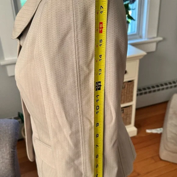 Tailored Tan Suit Jacket with 3/4 Sleeves - Picture 6 of 11